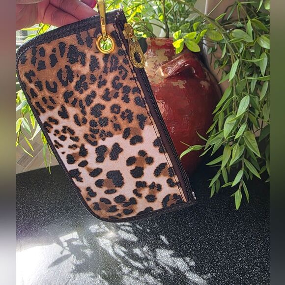 Marc By Marc Jacobs Cheetah Leporad Animal Print Small Zip Top Wristlet 8x5 - Picture 11 of 11